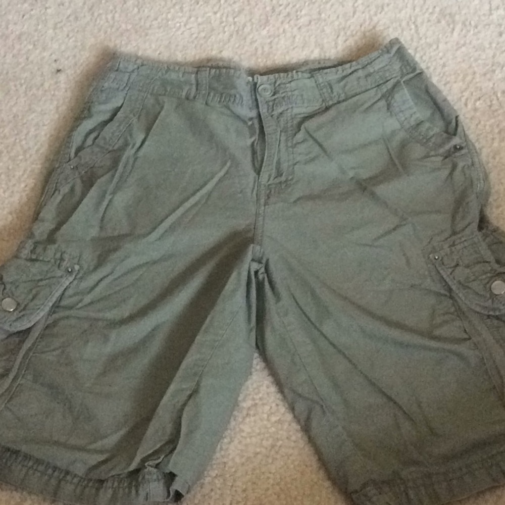 Men’s cargo shorts army green pinstripe